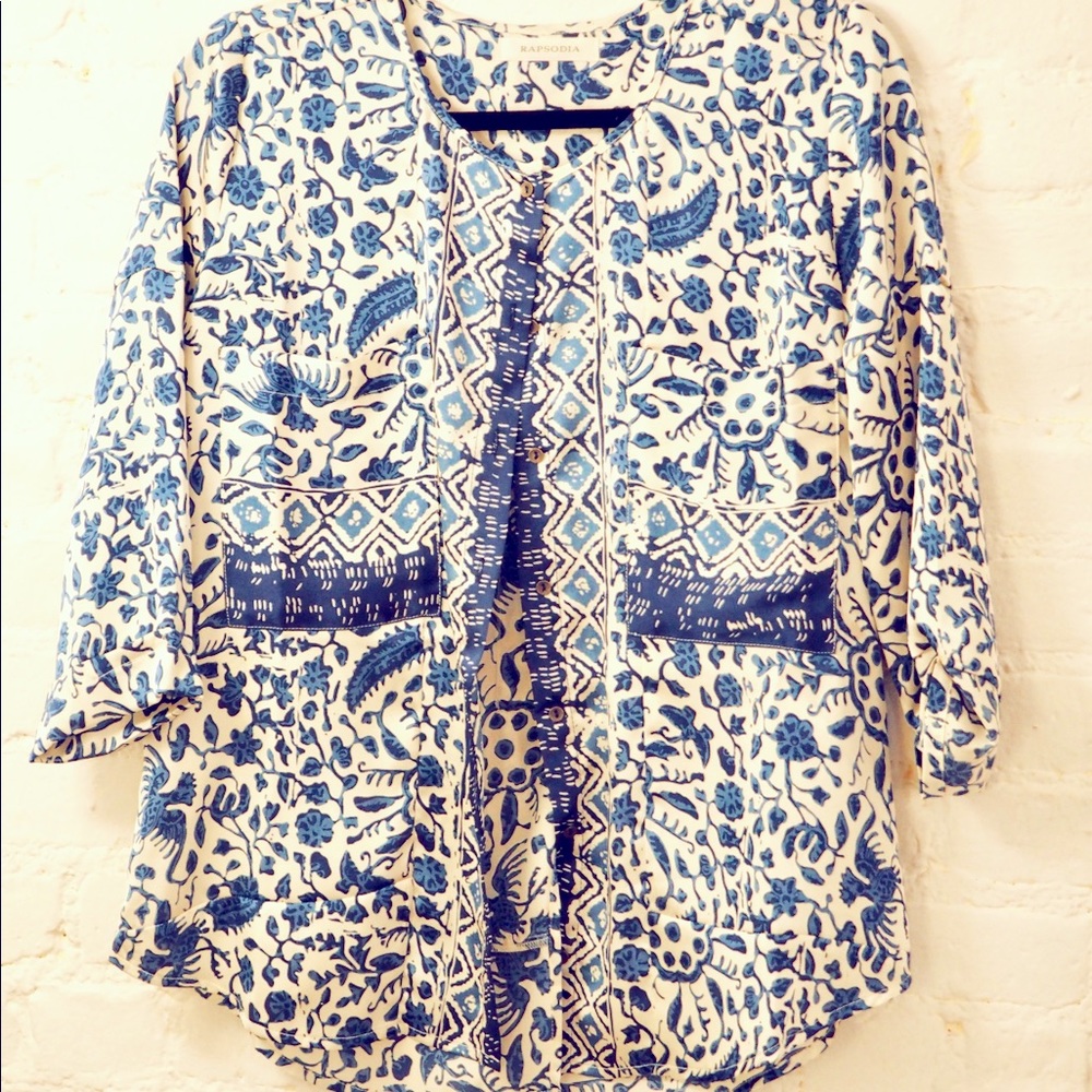 Beautiful tunic made in Argentina. Beautiful print in striking blue.